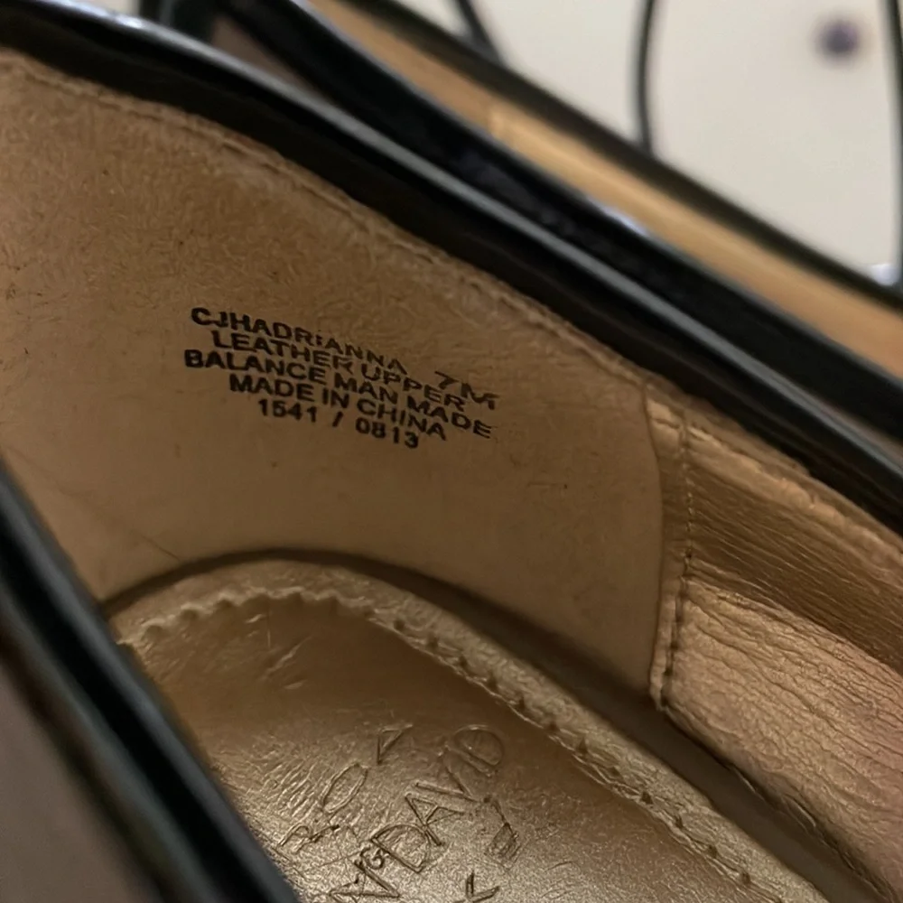 Joan & David Taupe & Black Leather/Patent Pumps - Picture 8 of 8